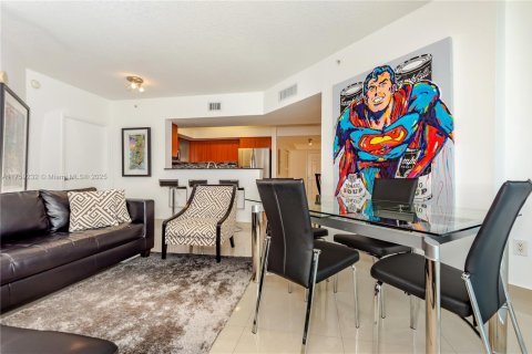 Condominio en venta en Sunny Isles Beach, Florida, 2 dormitorios, 117.61 m2 № 2077240 - foto 9