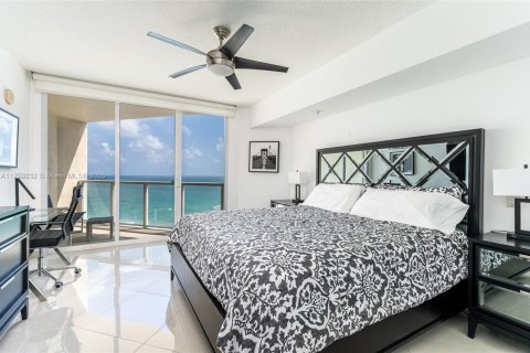 Condominio en venta en Sunny Isles Beach, Florida, 2 dormitorios, 117.61 m2 № 2077240 - foto 8