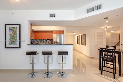 Condominio en venta en Sunny Isles Beach, Florida, 2 dormitorios, 117.61 m2 № 2077240 - foto 11