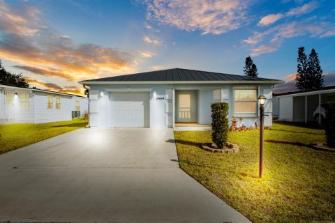 House in St. Lucie, Florida 2 bedrooms, 122.54 sq.m. № 2145965