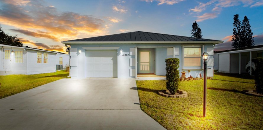 House in St. Lucie, Florida 2 bedrooms, 122.54 sq.m. № 2145965