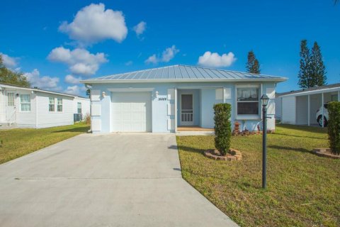 House in St. Lucie, Florida 2 bedrooms, 122.54 sq.m. № 2145965 - photo 2