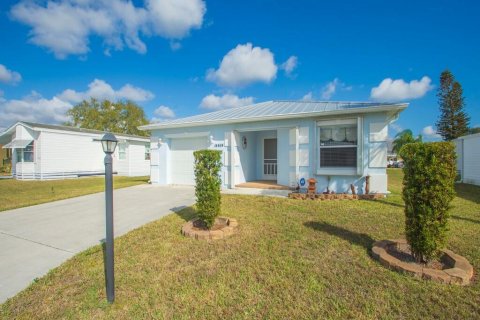 House in St. Lucie, Florida 2 bedrooms, 122.54 sq.m. № 2145965 - photo 3