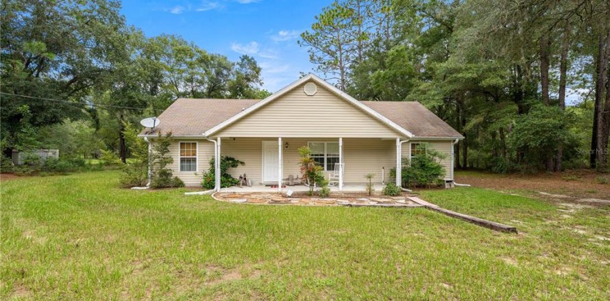 House in Ocala, Florida 3 bedrooms, 125.42 sq.m. № 1912536