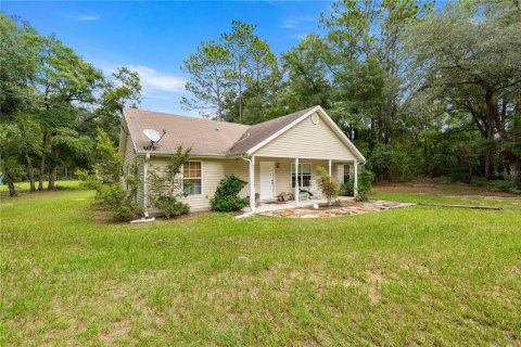 House in Ocala, Florida 3 bedrooms, 125.42 sq.m. № 1912536 - photo 2