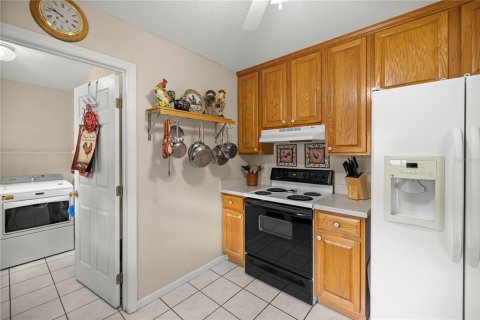 House in Ocala, Florida 3 bedrooms, 125.42 sq.m. № 1912536 - photo 7