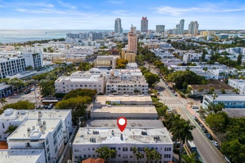 Condo in Miami Beach, Florida, 2 bedrooms  № 2029047 - photo 29