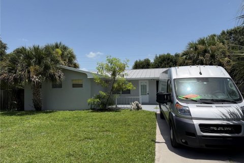 Casa en Okeechobee, Florida 3 dormitorios, 102.19 m2 № 2215488