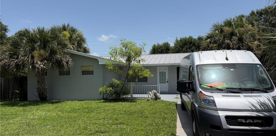 Casa en Okeechobee, Florida 3 dormitorios, 102.19 m2 № 2215488