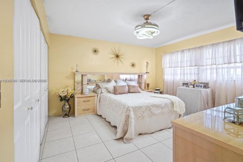 Condominio en alquiler en Hallandale Beach, Florida, 1 dormitorio, 61.32 m2 № 2057366 - foto 13