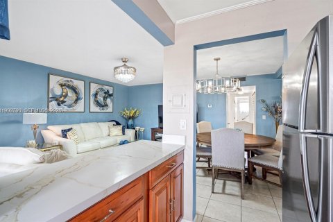 Condominio en alquiler en Hallandale Beach, Florida, 1 dormitorio, 61.32 m2 № 2057366 - foto 4