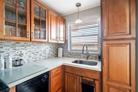 Condominio en alquiler en Hallandale Beach, Florida, 1 dormitorio, 61.32 m2 № 2057366 - foto 3