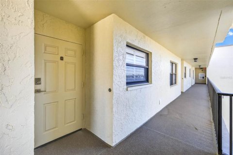 Condo in Clearwater, Florida, 2 bedrooms № 2419128 - photo 6