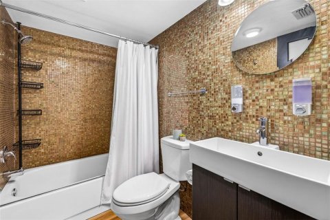 Condo in Clearwater, Florida, 2 bedrooms № 2419128 - photo 20