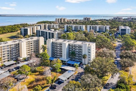 Condo in Clearwater, Florida, 2 bedrooms № 2419128 - photo 2