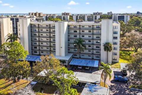 Condo in Clearwater, Florida, 2 bedrooms  № 2419128