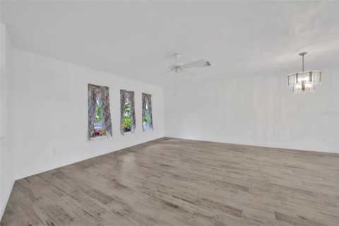Купить виллу или дом в Порт-Ричи, Флорида 10 комнат, 186.36м2, № 2156194 - фото 17
