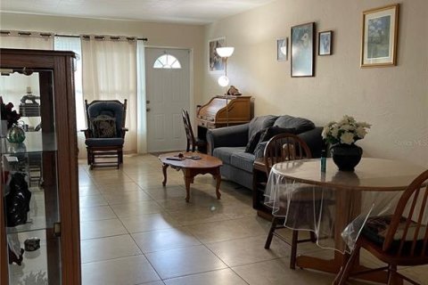 Copropriété à vendre à Kenneth City, Floride: 2 chambres, 81.29 m2 № 2109578 - photo 4