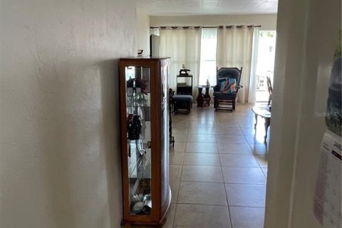 Copropriété à vendre à Kenneth City, Floride: 2 chambres, 81.29 m2 № 2109578 - photo 2