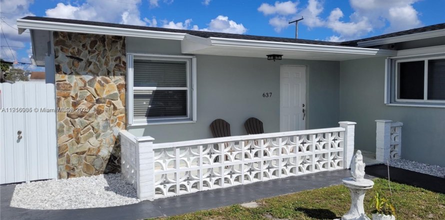 Villa ou maison à Hialeah, Floride 2 chambres, 289.86 m2 № 1970804