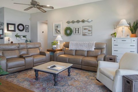 House in Wellington, Florida 3 bedrooms, 167.04 sq.m. № 2392095 - photo 9