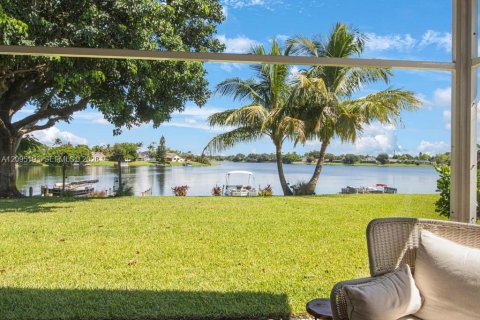House in Wellington, Florida 3 bedrooms, 167.04 sq.m. № 2392095 - photo 29