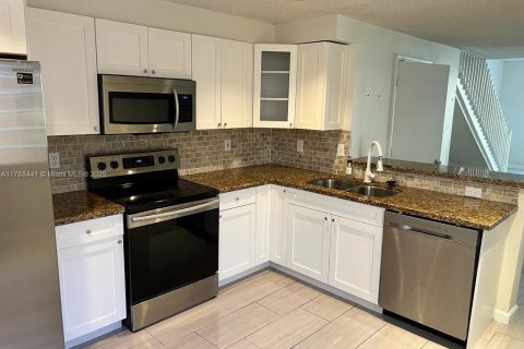Townhouse in Weston, Florida 3 bedrooms, 134.06 sq.m. № 1738523 - photo 7