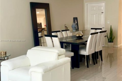 Townhouse in Weston, Florida 3 bedrooms, 134.06 sq.m. № 1738523 - photo 15