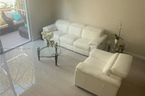 Townhouse in Weston, Florida 3 bedrooms, 134.06 sq.m. № 1738523 - photo 14