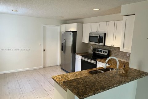 Townhouse in Weston, Florida 3 bedrooms, 134.06 sq.m. № 1738523 - photo 9