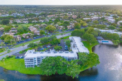 Condo in Davie, Florida, 2 bedrooms  № 2064108 - photo 29