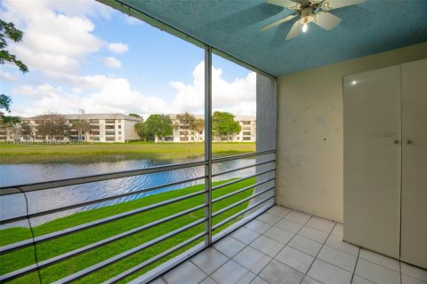 Condo in Davie, Florida, 2 bedrooms  № 2064108 - photo 22