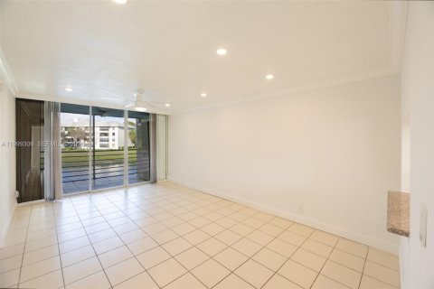Condo in Davie, Florida, 2 bedrooms  № 2064108 - photo 9