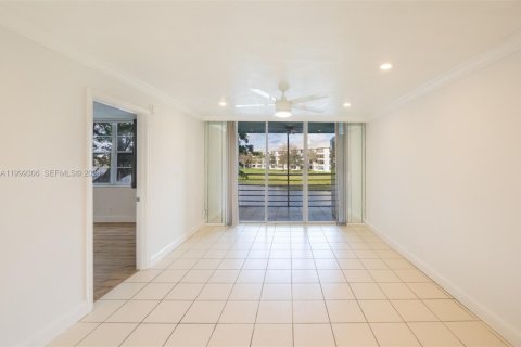 Condo in Davie, Florida, 2 bedrooms  № 2064108 - photo 11