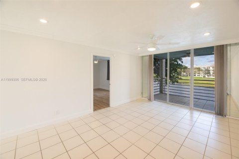 Condo in Davie, Florida, 2 bedrooms  № 2064108 - photo 12