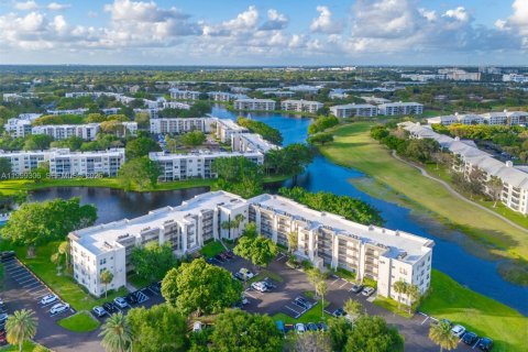 Condo in Davie, Florida, 2 bedrooms  № 2064108 - photo 27