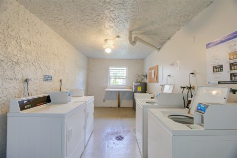 Condo in Davie, Florida, 2 bedrooms  № 2064108 - photo 23