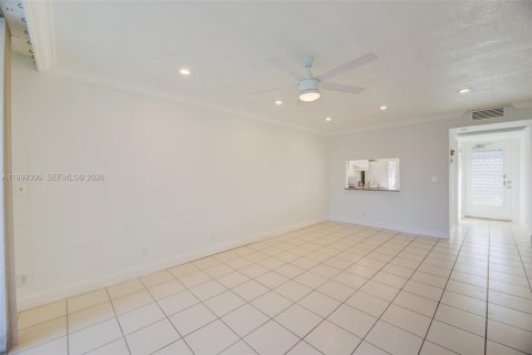 Condo in Davie, Florida, 2 bedrooms  № 2064108 - photo 8