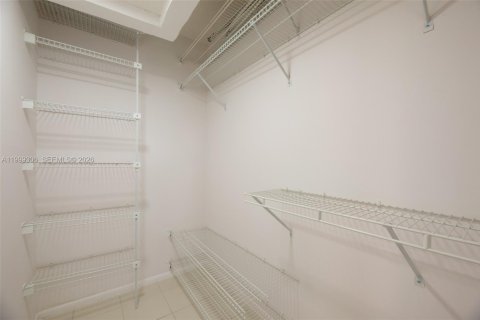 Condo in Davie, Florida, 2 bedrooms  № 2064108 - photo 15