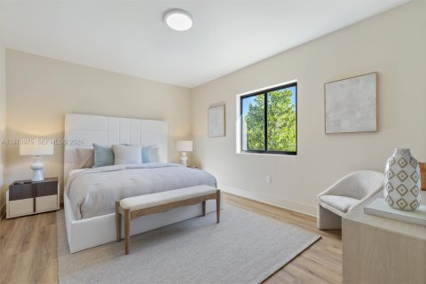 House in Miami, Florida 4 bedrooms, 165.27 sq.m. № 2032479 - photo 26