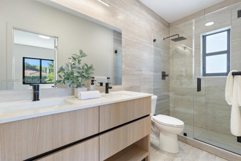 House in Miami, Florida 4 bedrooms, 165.27 sq.m. № 2032479 - photo 4