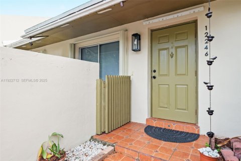 Villa ou maison à louer à Miami, Floride: 2 chambres, 94.3 m2 № 1982575 - photo 3