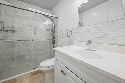 Villa ou maison à louer à Miami, Floride: 2 chambres, 94.3 m2 № 1982575 - photo 14