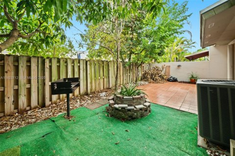 Villa ou maison à louer à Miami, Floride: 2 chambres, 94.3 m2 № 1982575 - photo 25