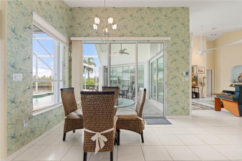 House in Punta Gorda, Florida 3 bedrooms, 266.26 sq.m. № 2284395 - photo 26