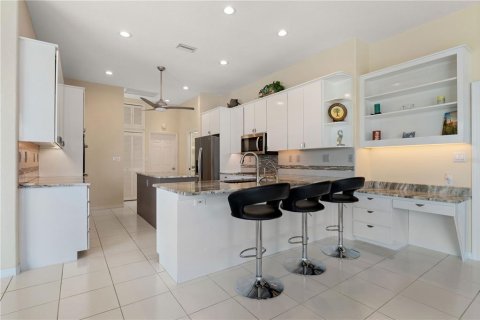 House in Punta Gorda, Florida 3 bedrooms, 266.26 sq.m. № 2284395 - photo 7
