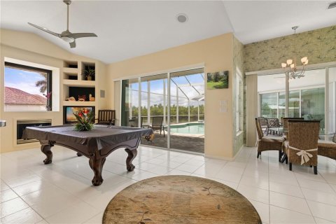 House in Punta Gorda, Florida 3 bedrooms, 266.26 sq.m. № 2284395 - photo 5