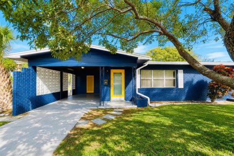 Commercial property in Winter Haven, Florida 4 bedrooms, 168.71 sq.m. № 2150714 - photo 26