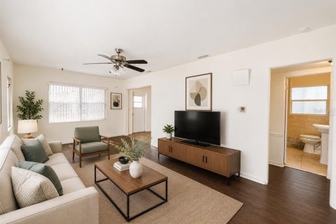 Commercial property in Winter Haven, Florida 4 bedrooms, 168.71 sq.m. № 2150714 - photo 5