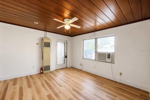 Commercial property in Winter Haven, Florida 4 bedrooms, 168.71 sq.m. № 2150714 - photo 19